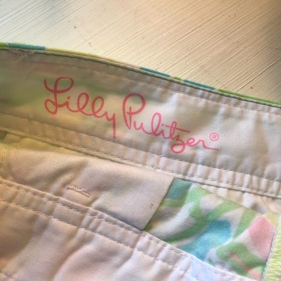 Lilly Pulitzer scalloped shorts💕 - Picture 3 of 4